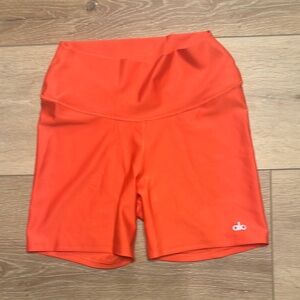 ALO Yoga 5” Women's Red/Orange High-Waist Shorts